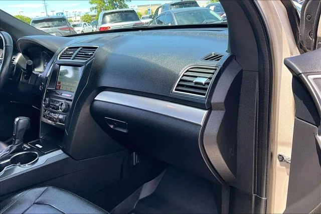 Used 2017 Gold Ford XLT image 23