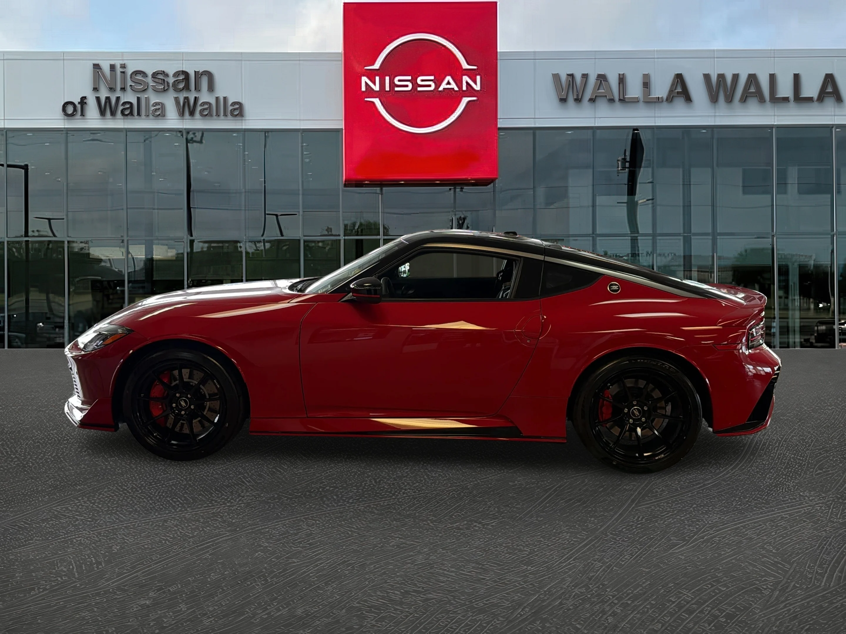 New 2027 Solid Red/Super Black Nissan NISMO image 4
