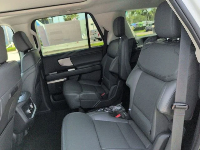 New 2026 Star White Metallic Tri-Coat Ford Active image 14