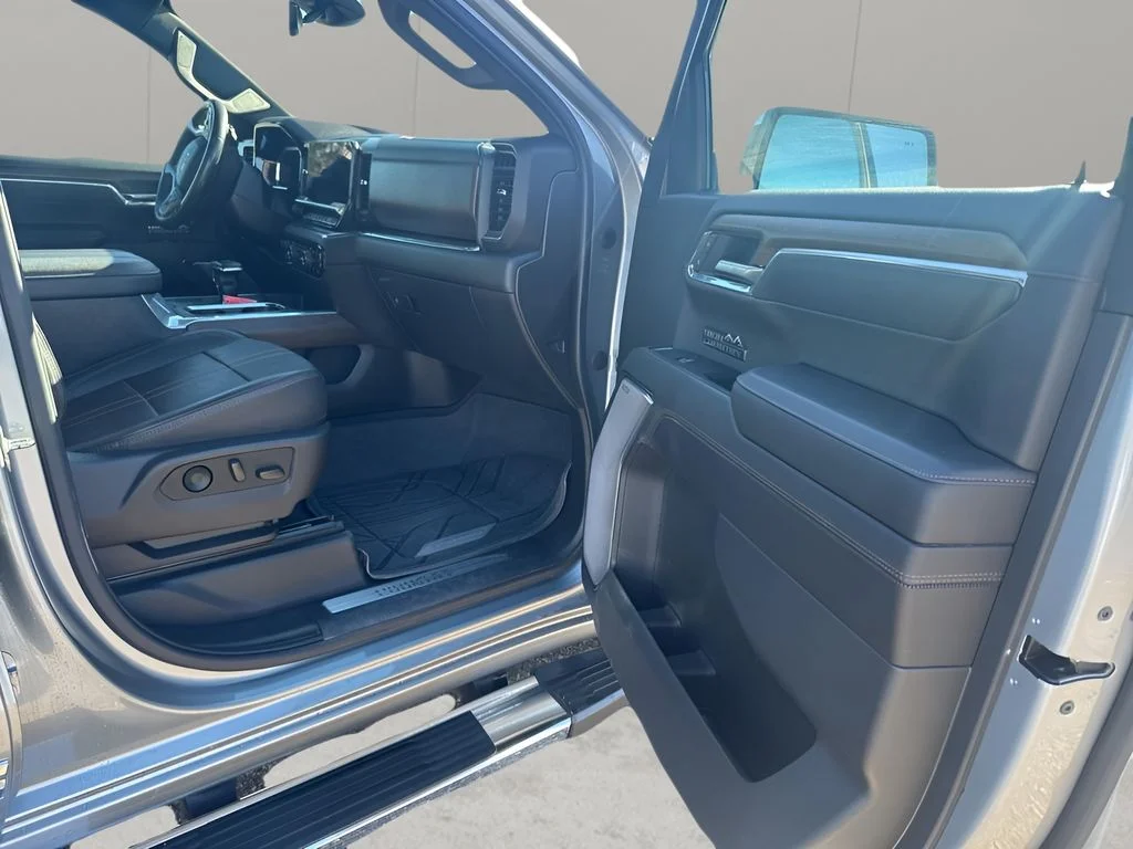 Used 2023 Sterling Gray Metallic Chevrolet High Country image 17