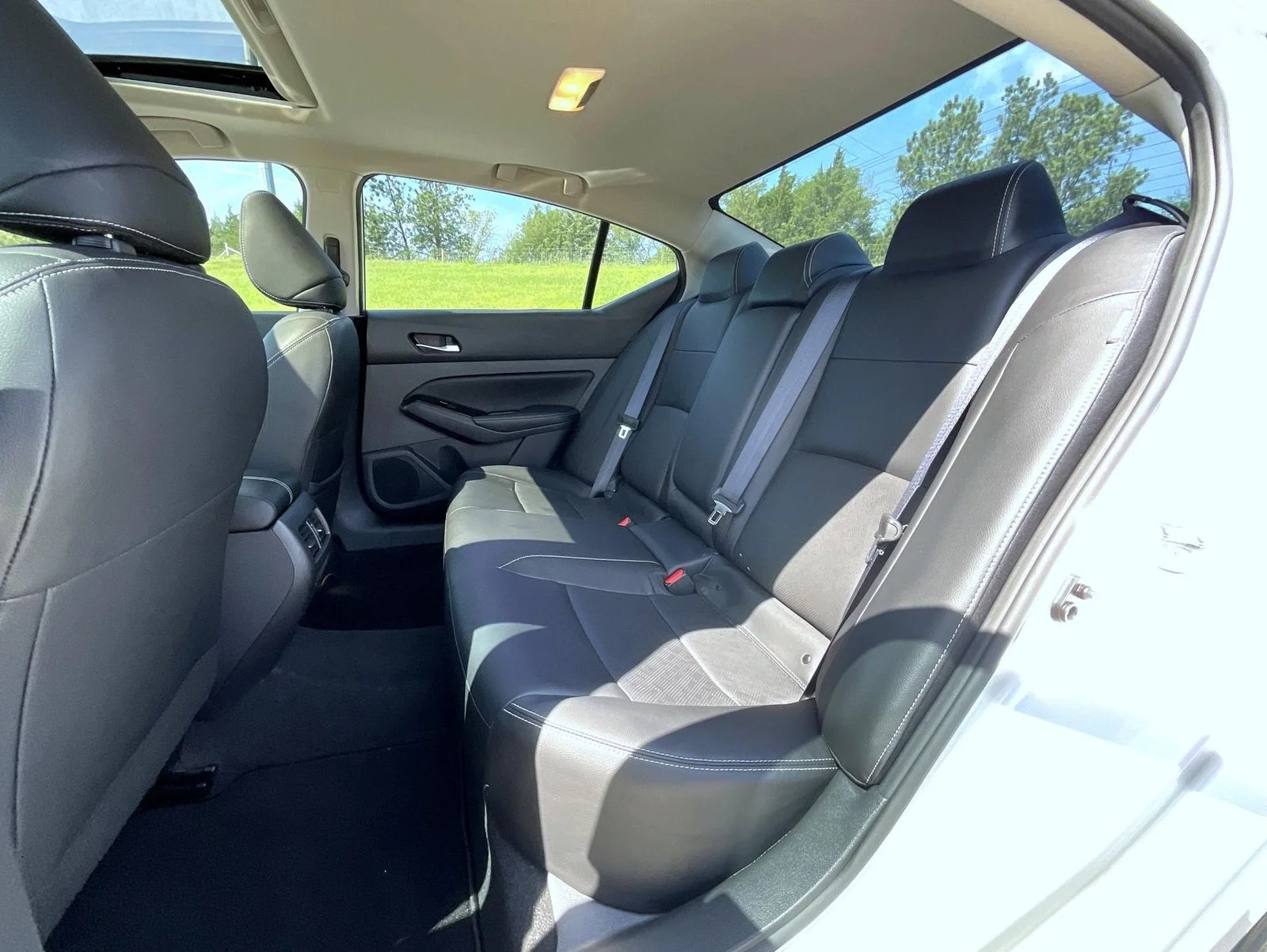 Used 2023 Silver Nissan 2.5 SL image 19