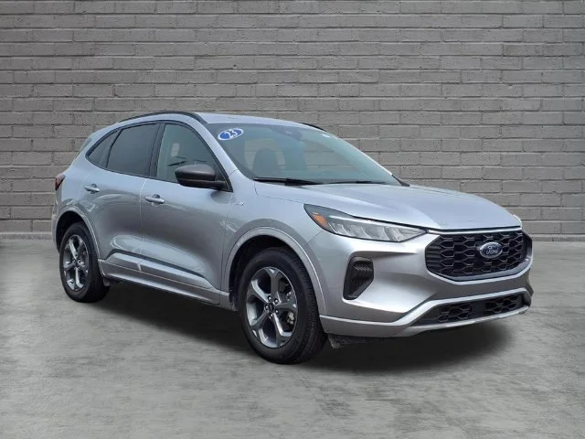 Used 2023 Silver Ford ST-Line image 4