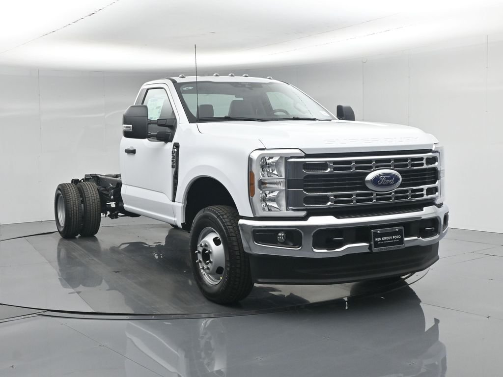 New 2026 Oxford White Ford XL image 50