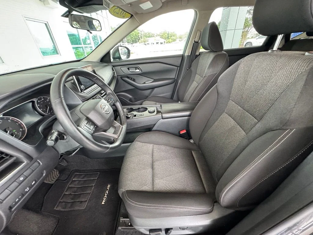 Used 2025 Gray Nissan SV image 11
