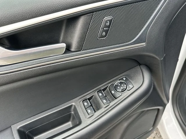 Used 2024 White Ford SEL image 17