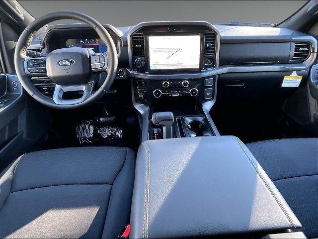 New 2026 Oxford White Ford XLT image 5
