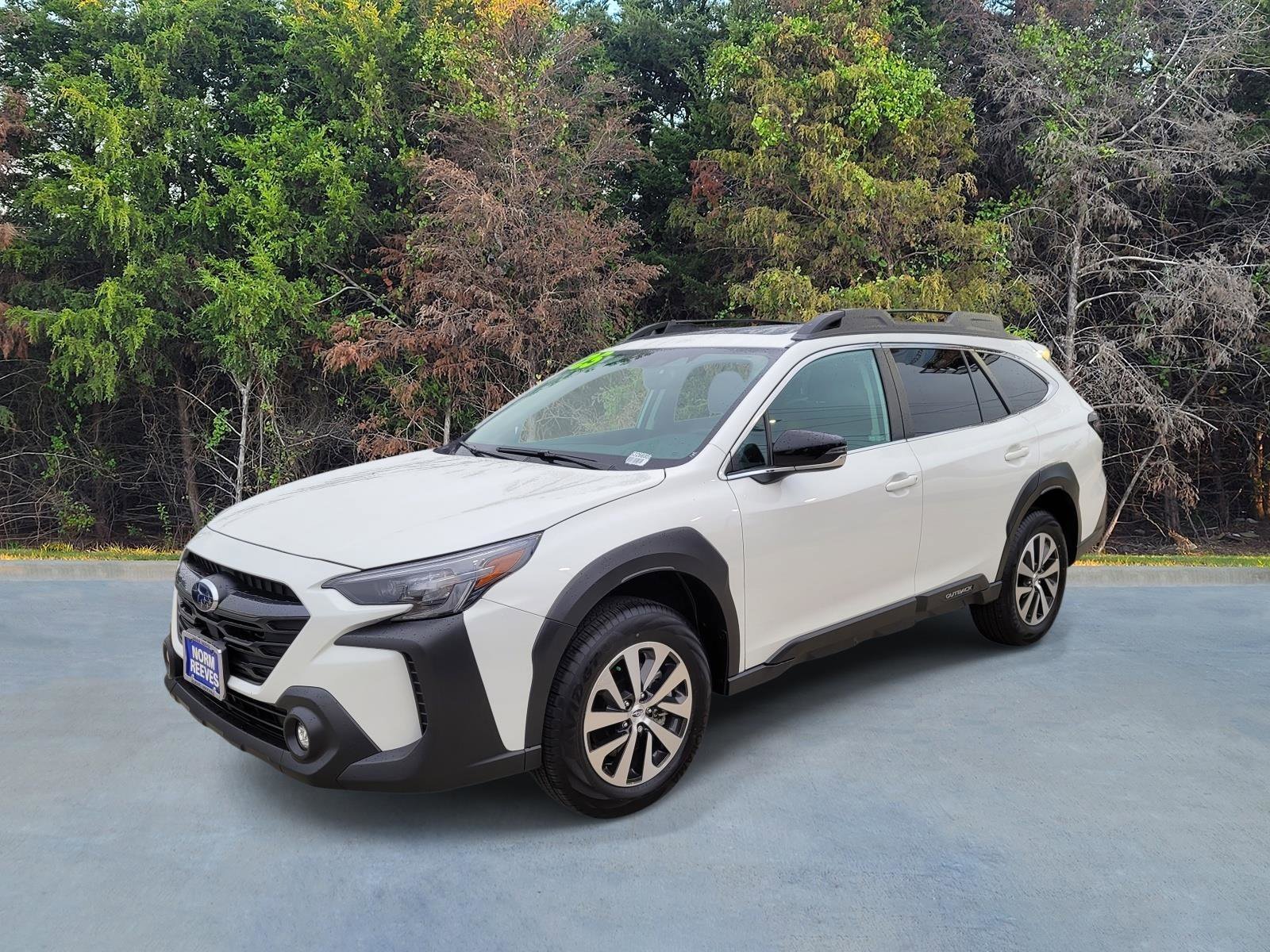 2025 Subaru Outback Premium's photo