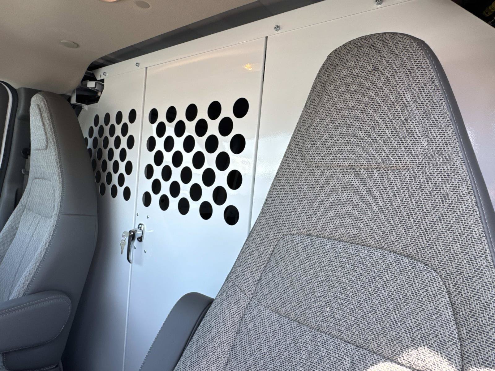 2025 GMC Savana Cargo Work Van - Photo 18