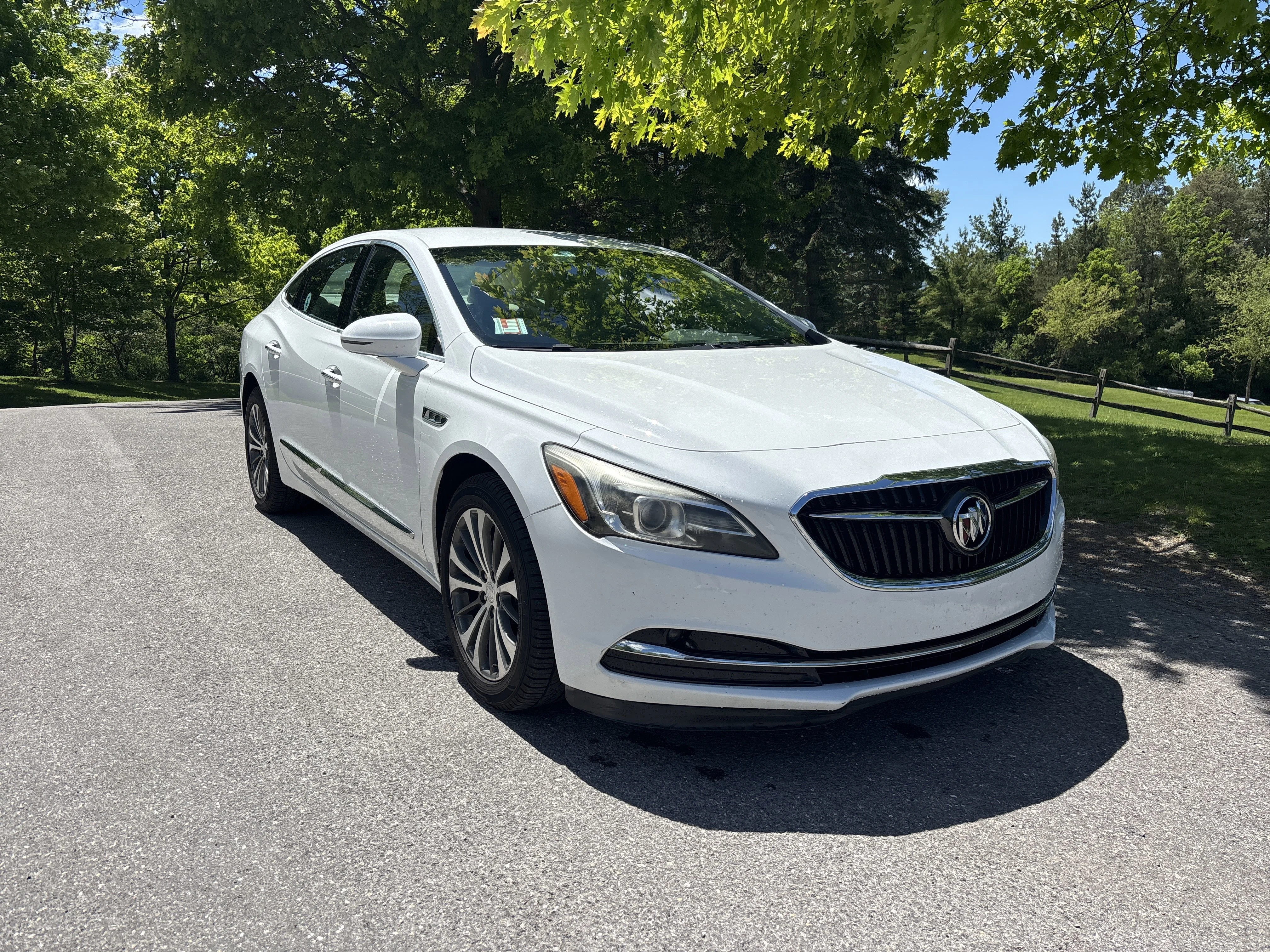 2018 Buick LaCrosse Preferred's photo