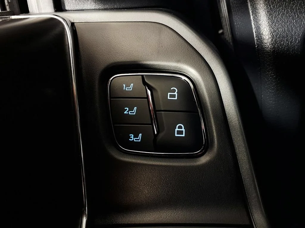 Used 2024 Oxford White Ford LARIAT image 18