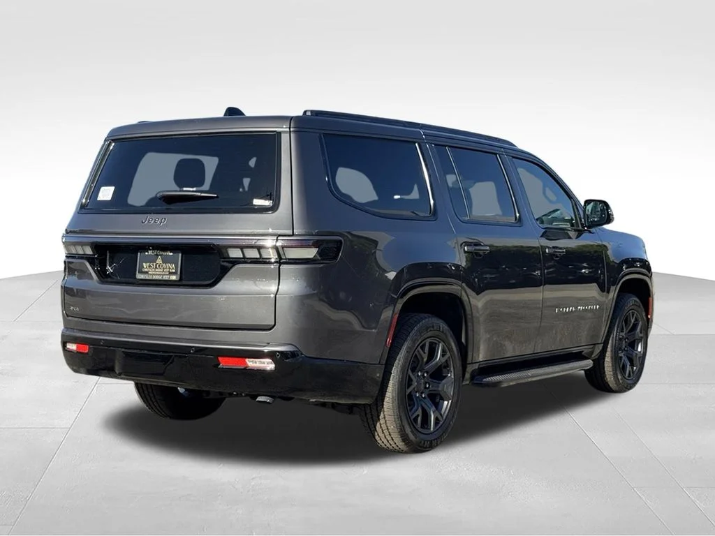 New 2026 Baltic-Gray Metallic Clear-Coat Exterior Paint Jeep Limited Altitude image 7