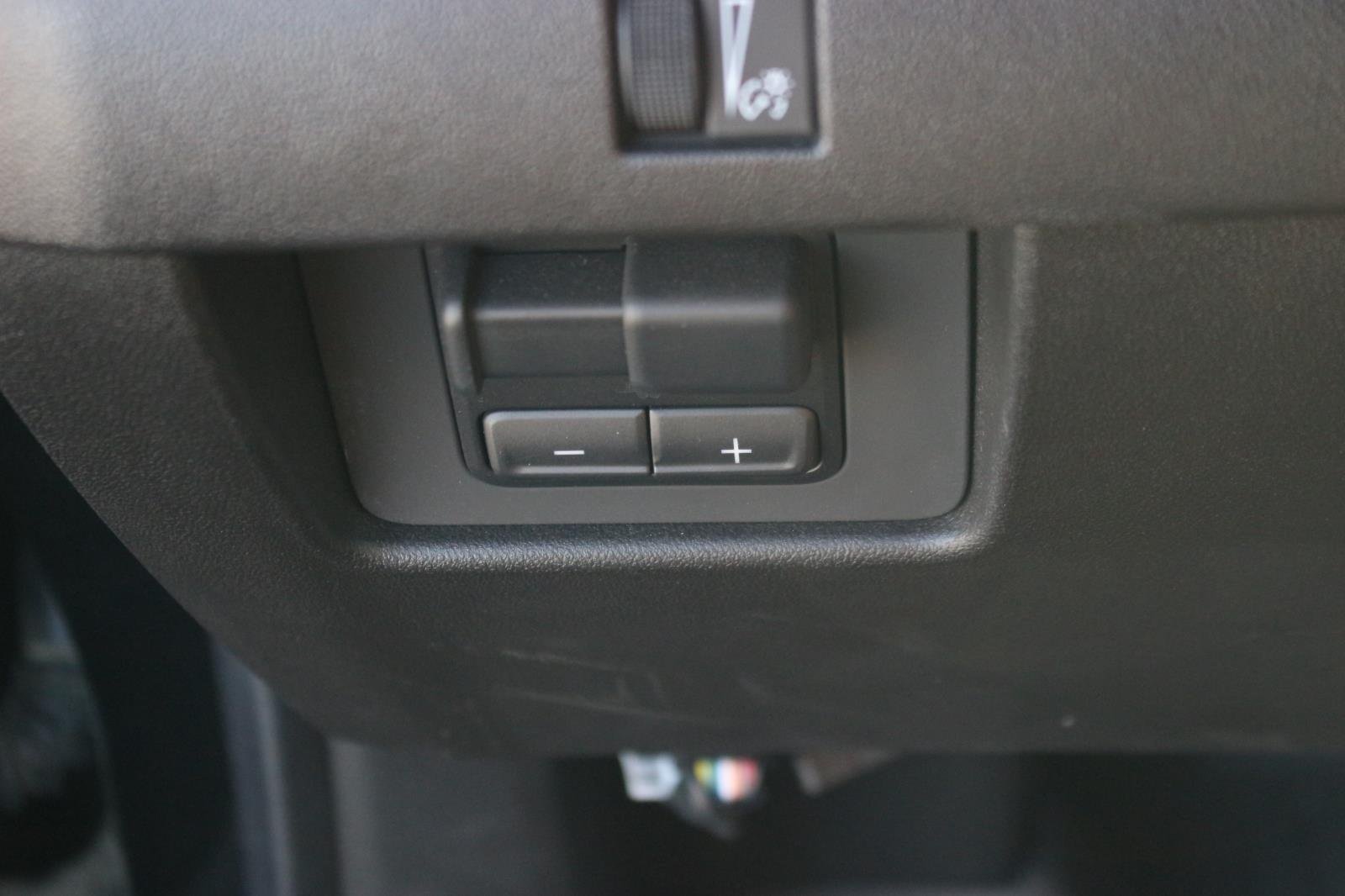 Used 2024 Black Chevrolet Z71 image 29