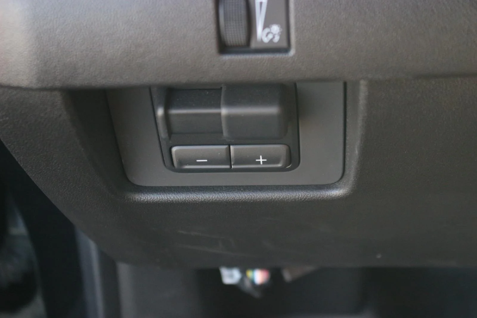 Used 2024 Black Chevrolet Z71 image 29