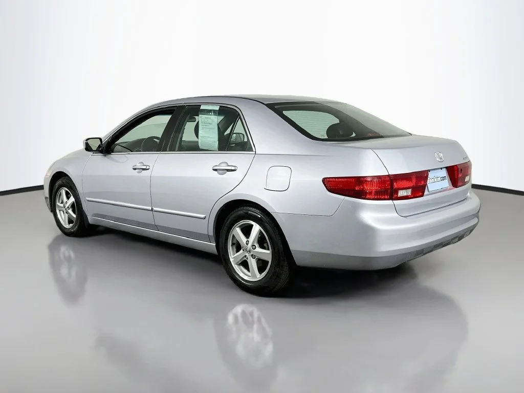 Used 2005 Silver Frost Metallic Honda EX-L image 6