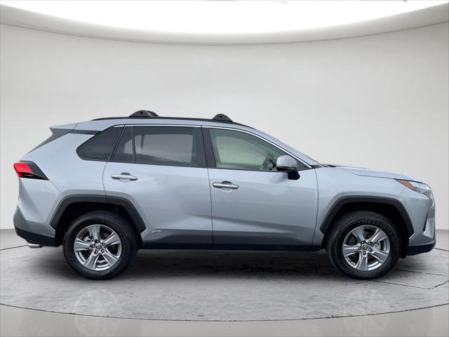 Certified Used 2025 SILVER SKY METALLIC Toyota  image 4