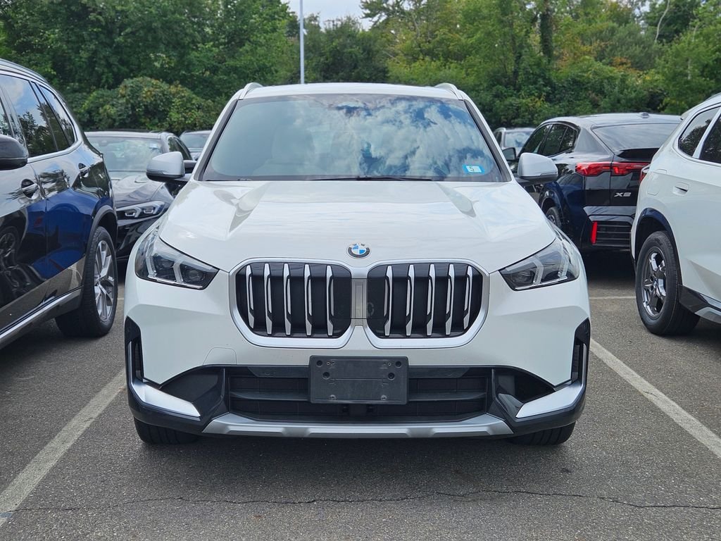 Certified Used 2023 Alpine White BMW xDrive28i image 2