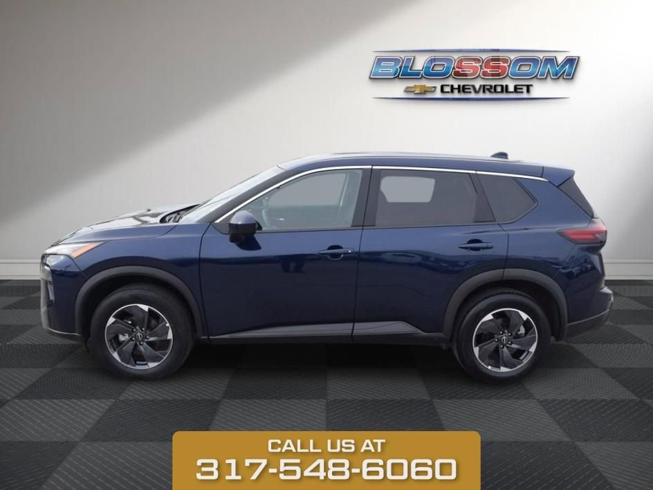 Used 2025 Deep Ocean Blue P Nissan SV image 4