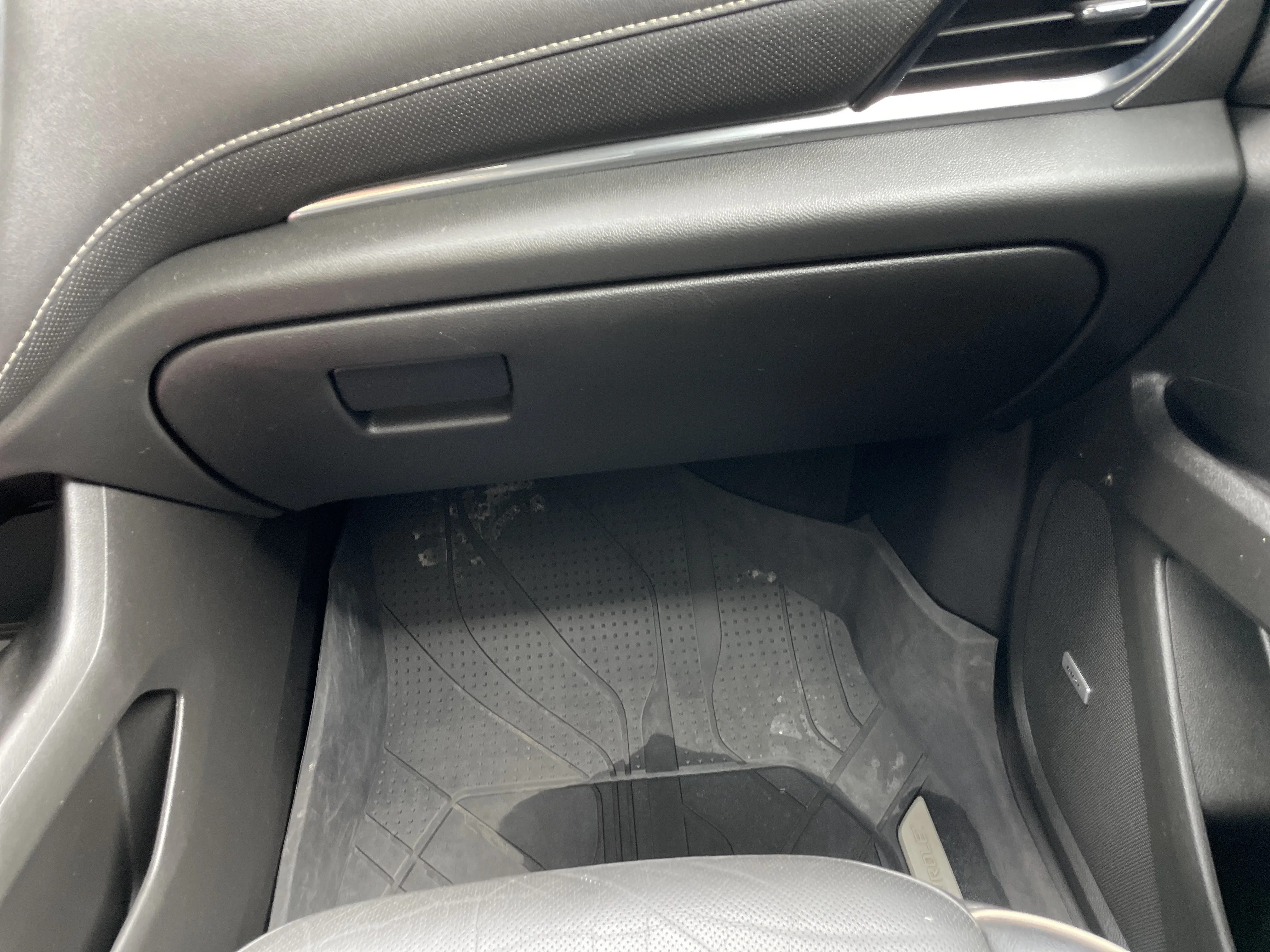 Used 2022 Mosaic Black Metallic Chevrolet Premier image 23