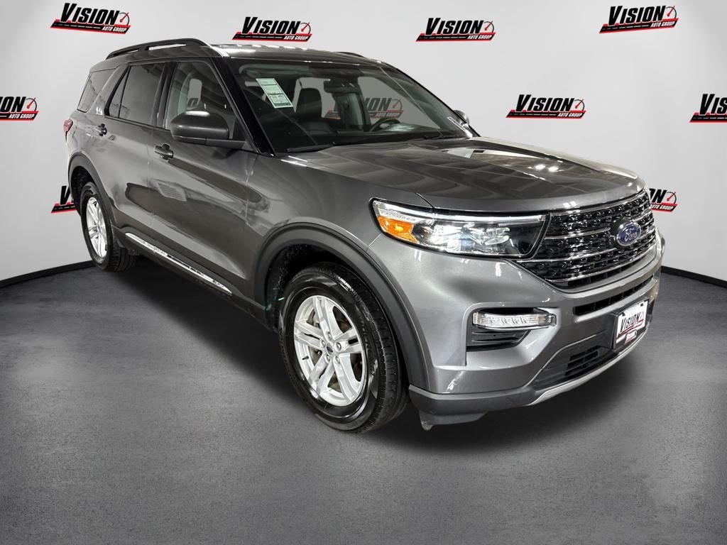 Used 2023 Gray Ford XLT image 3