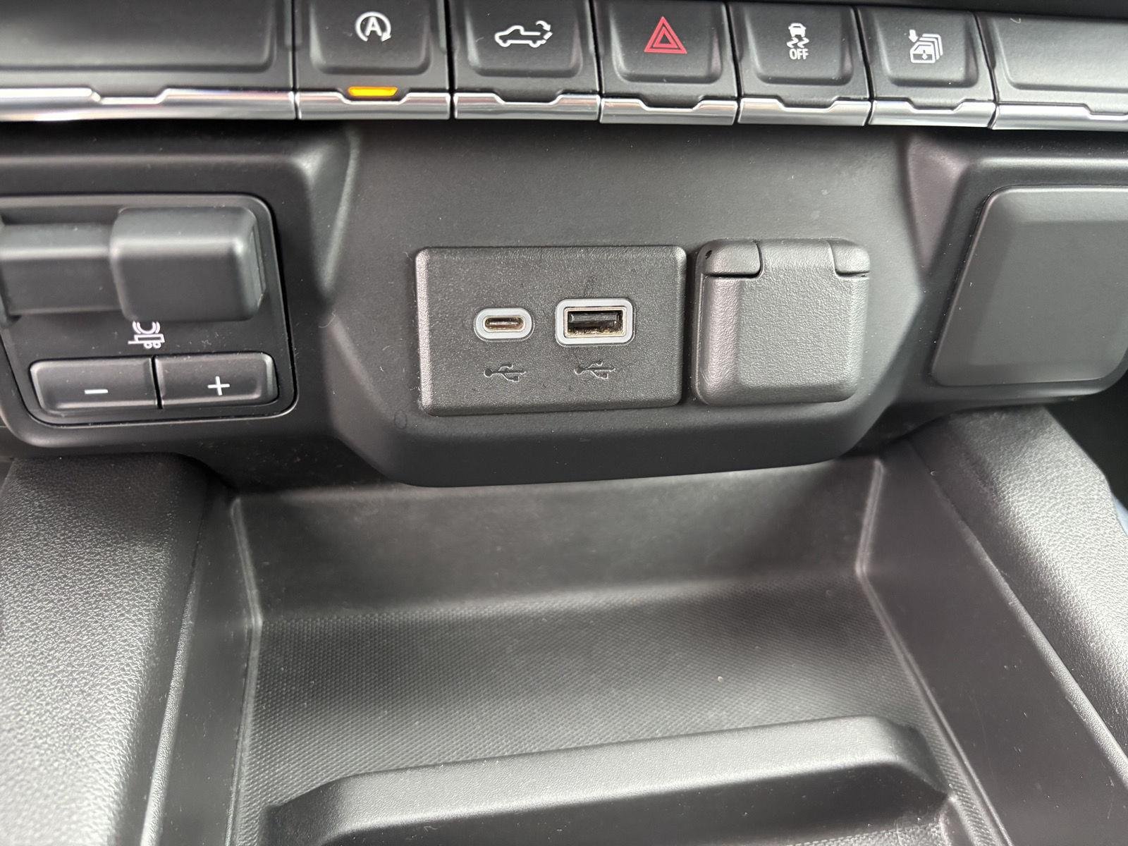Used 2021 Summit White Chevrolet RST image 26