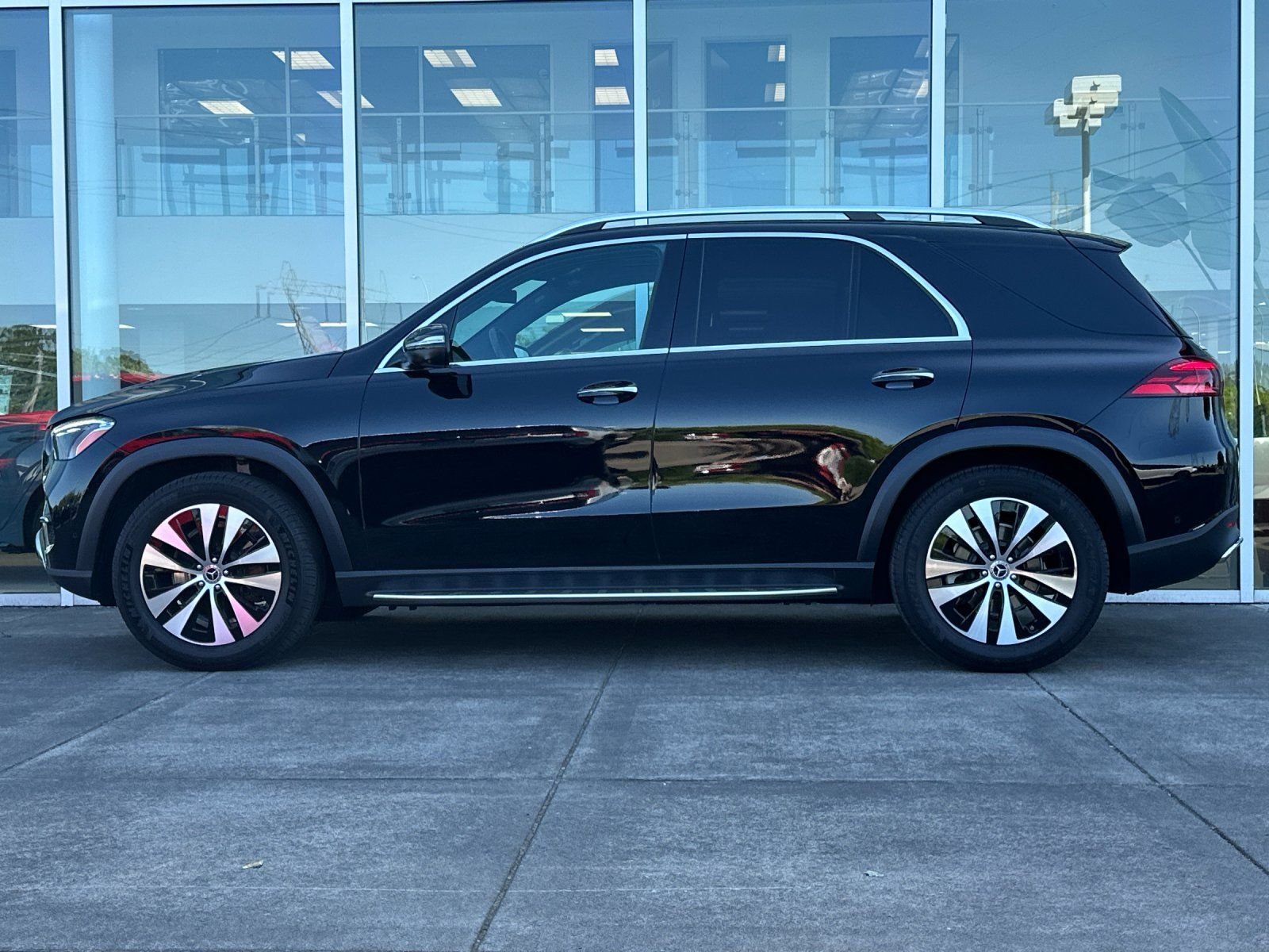 Used 2024 Black Mercedes-Benz GLE 350 image 6