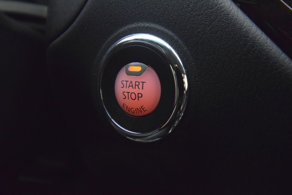 Used 2016 Silver Nissan Platinum image 33