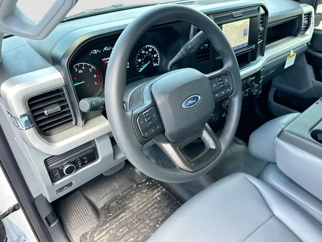 New 2025 Oxford White Ford XL image 7