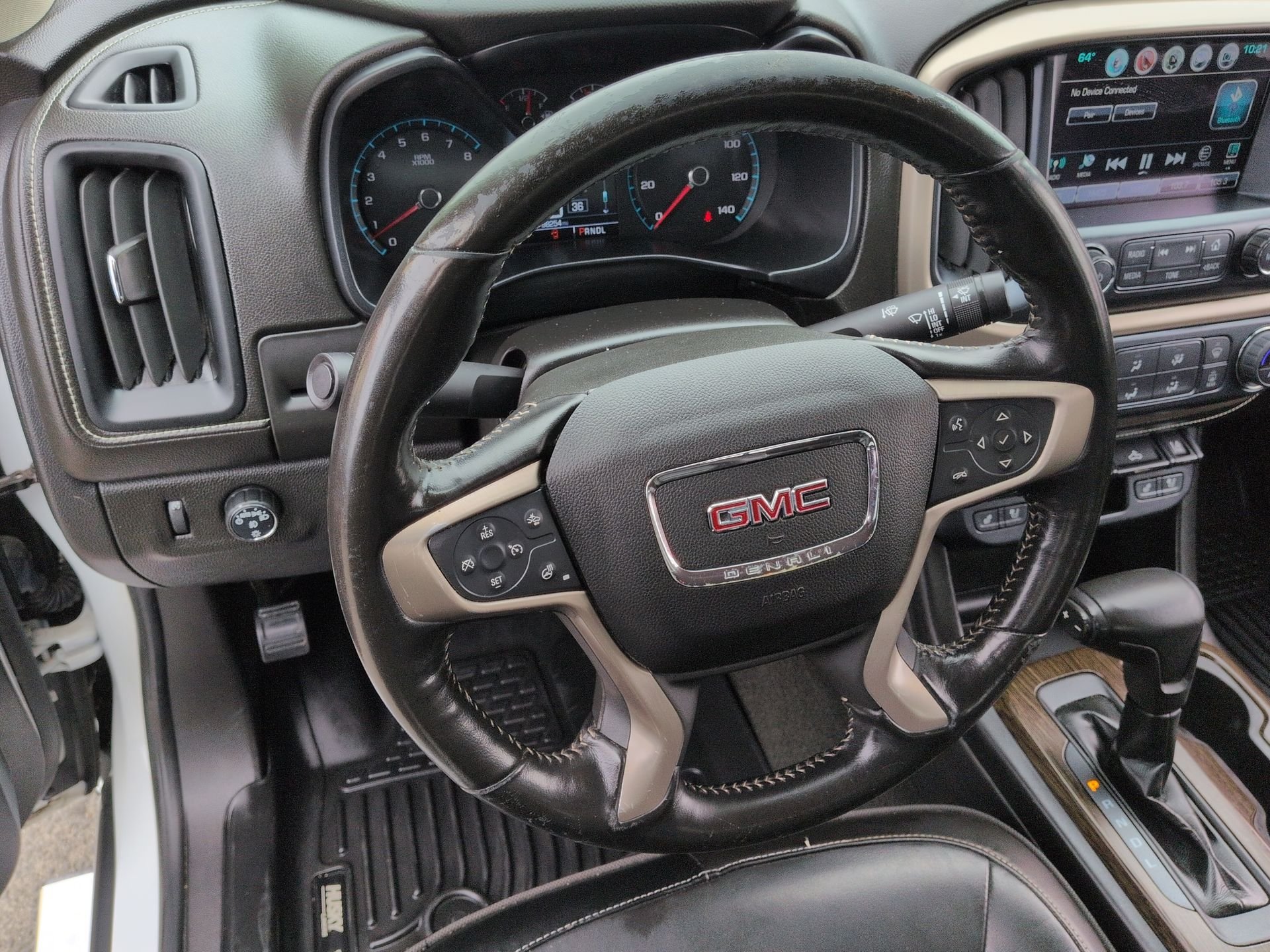 Used 2018 SUMMIT WHITE GMC 2WD Denali image 12