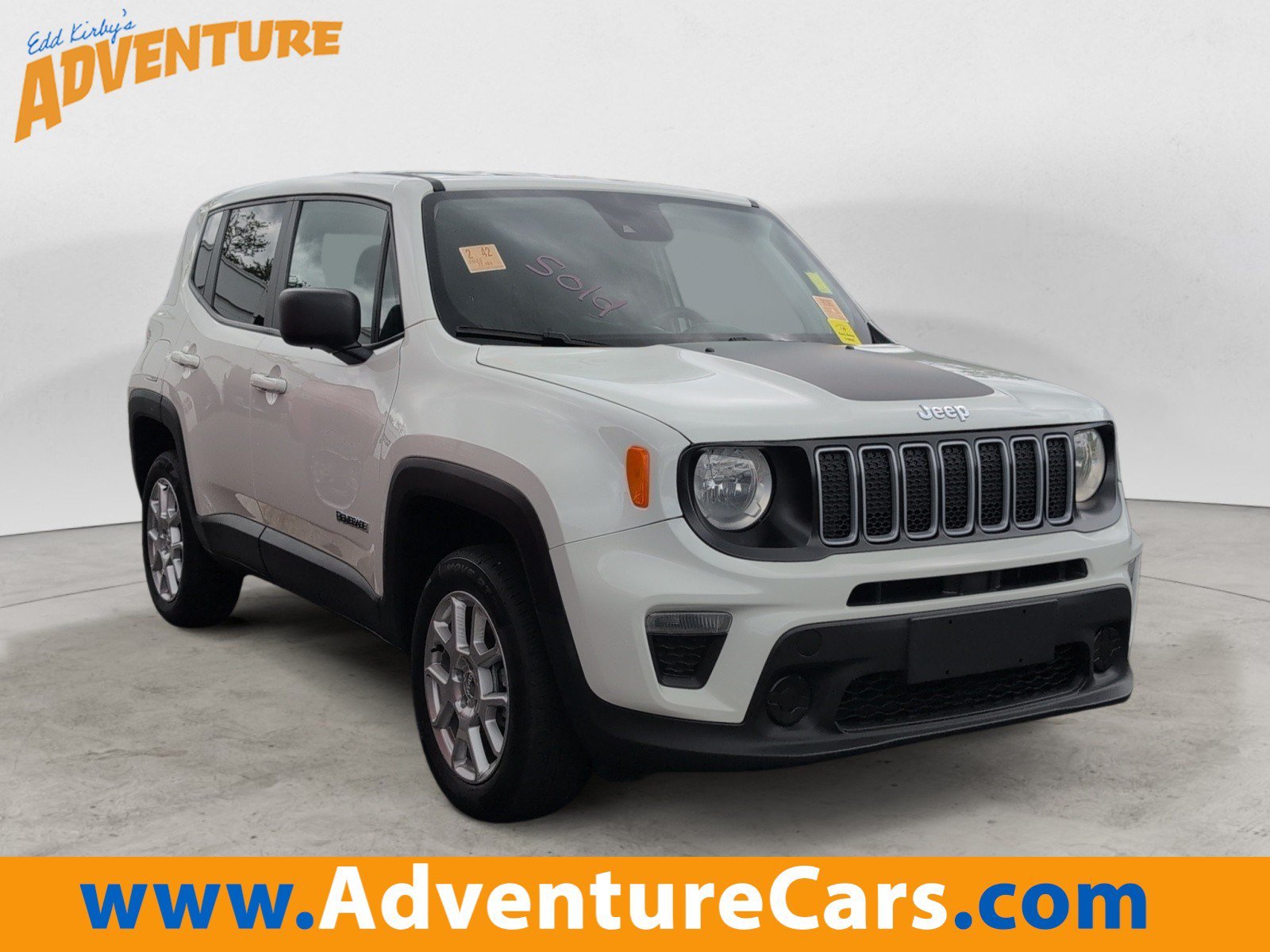 Used 2023 Alpine White Clearcoat Jeep Latitude image 1