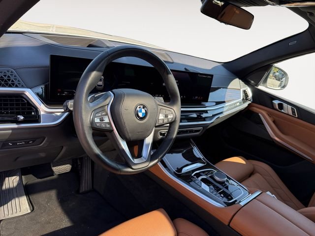 Used 2024 White BMW xDrive40i image 10