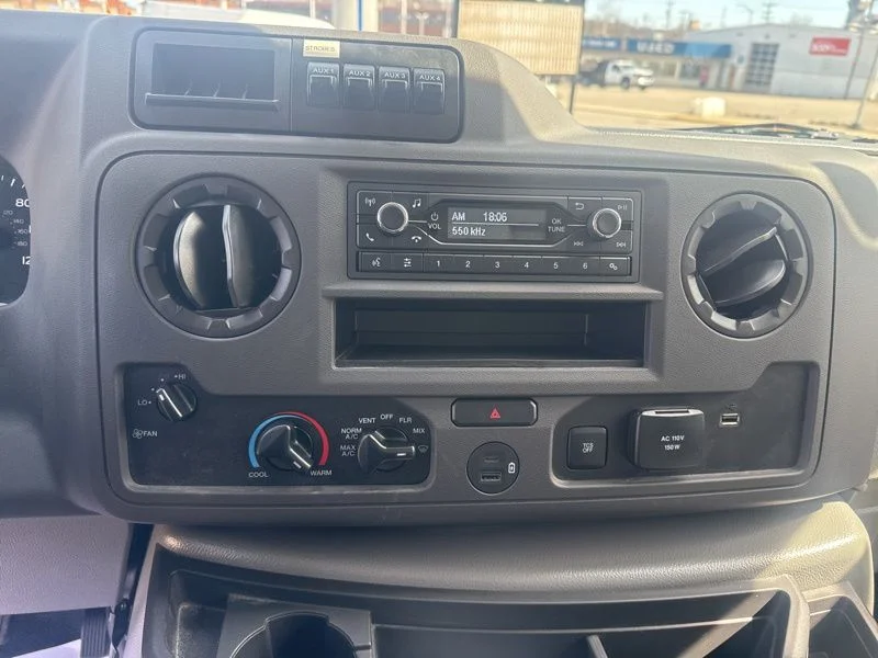 New 2026 Oxford White Ford E-350 SRW image 27