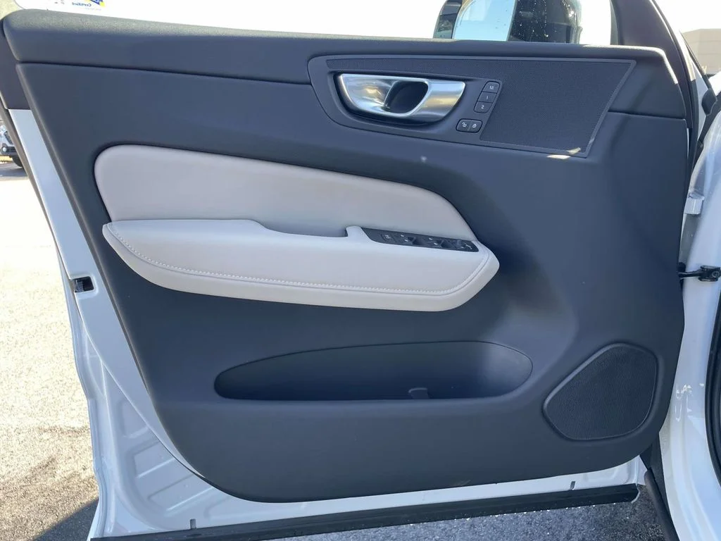 New 2026 Crystal White Volvo Plus image 5