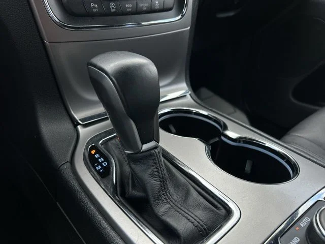 Used 2018 Silver Jeep Limited image 45