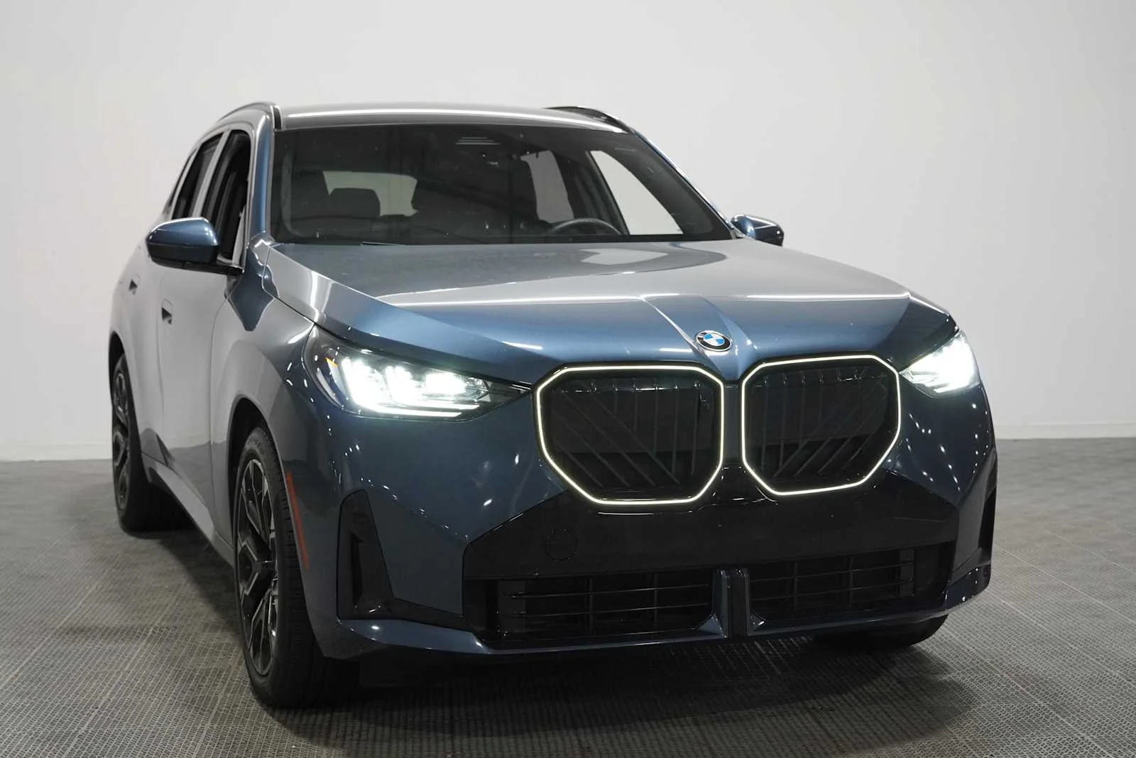 Certified Used 2025 Arctic Race Blue metallic BMW 30 xDrive image 3