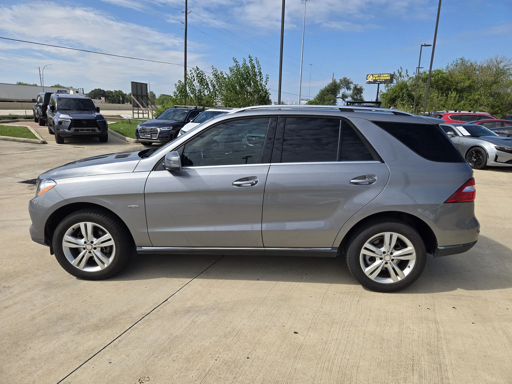 Used 2012 Palladium Silver Metallic Mercedes-Benz ML350 BlueTEC® image 5