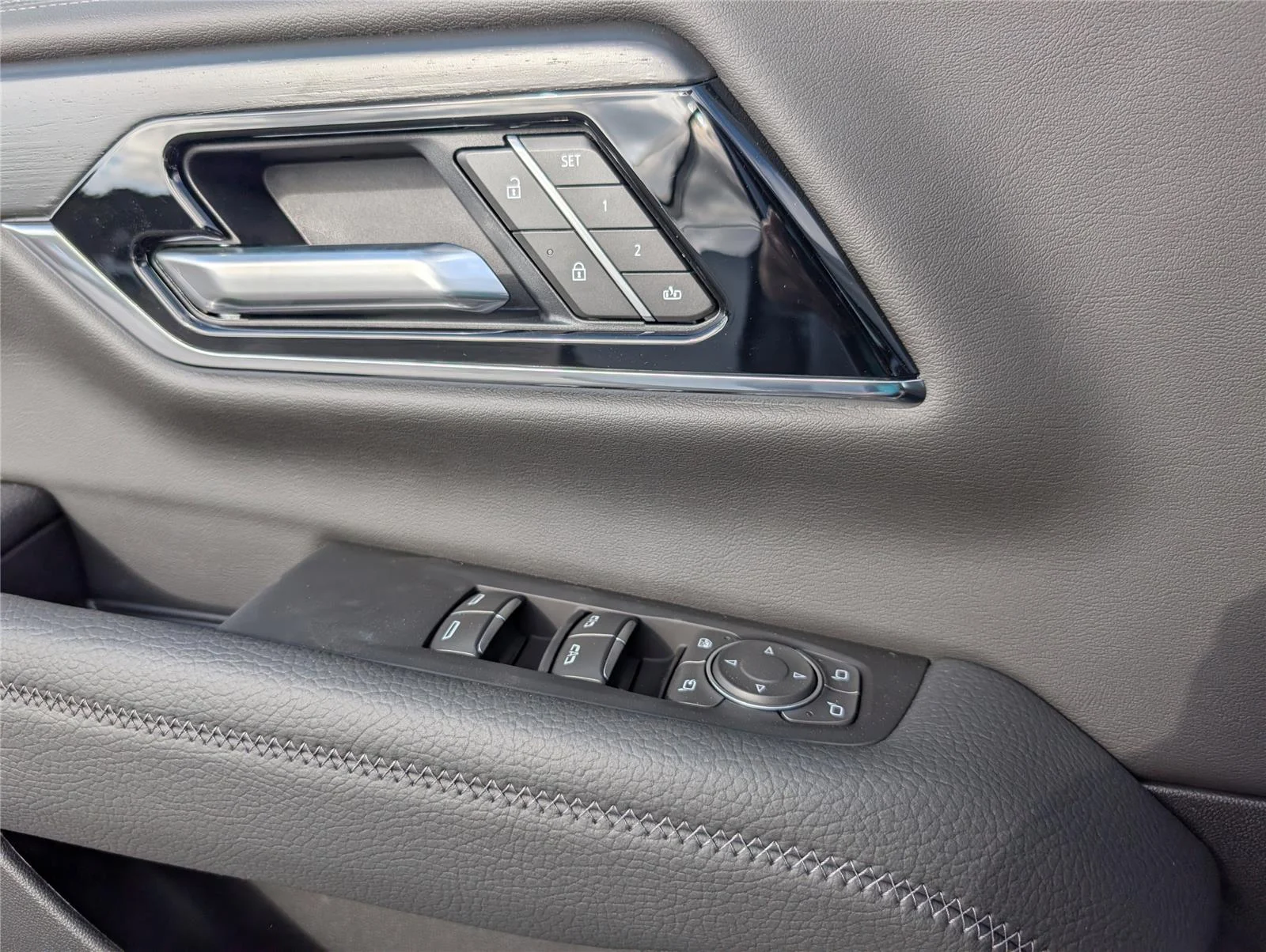 New 2026 Glacier White Tricoat GMC Denali image 40