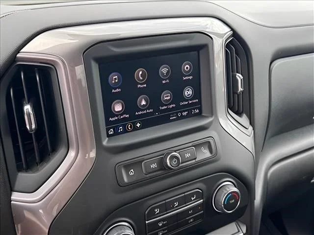 Used 2022 White Chevrolet Custom image 22