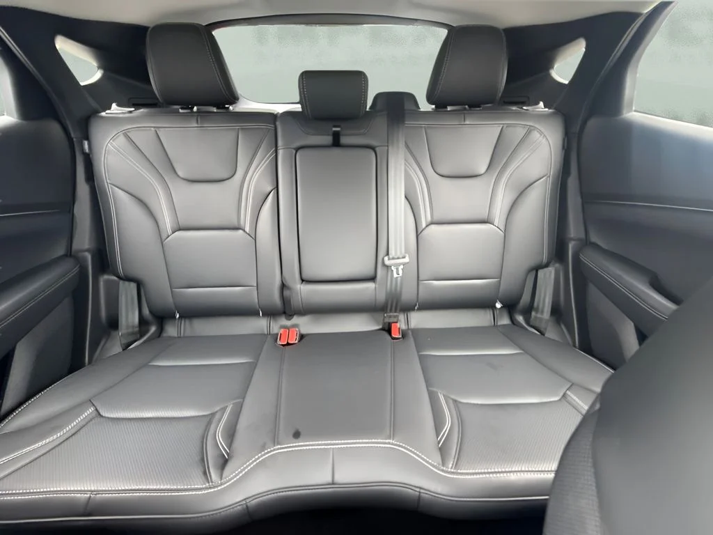 Used 2025 White Ford Premium image 6
