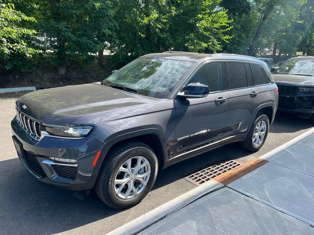 Used 2023 Gray Jeep Limited image 1