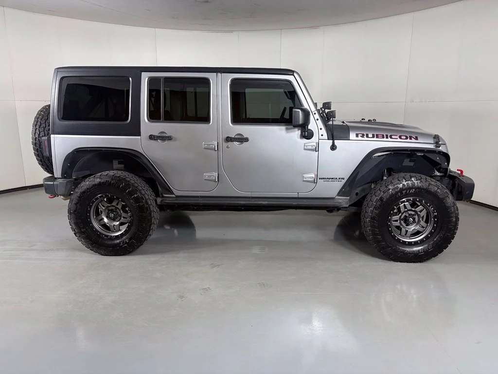 Used 2016 Silver Jeep Unlimited Rubicon image 9