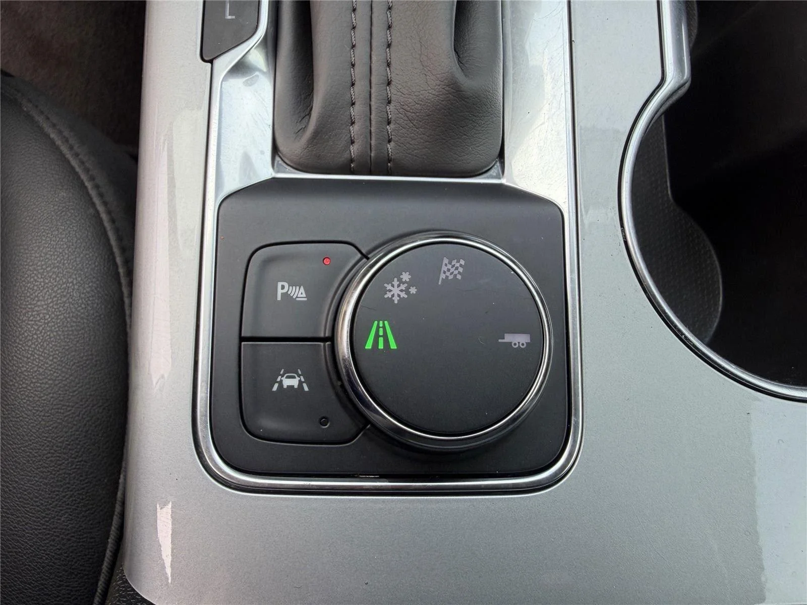 Used 2021 Silver Ice Metallic Chevrolet LT image 21