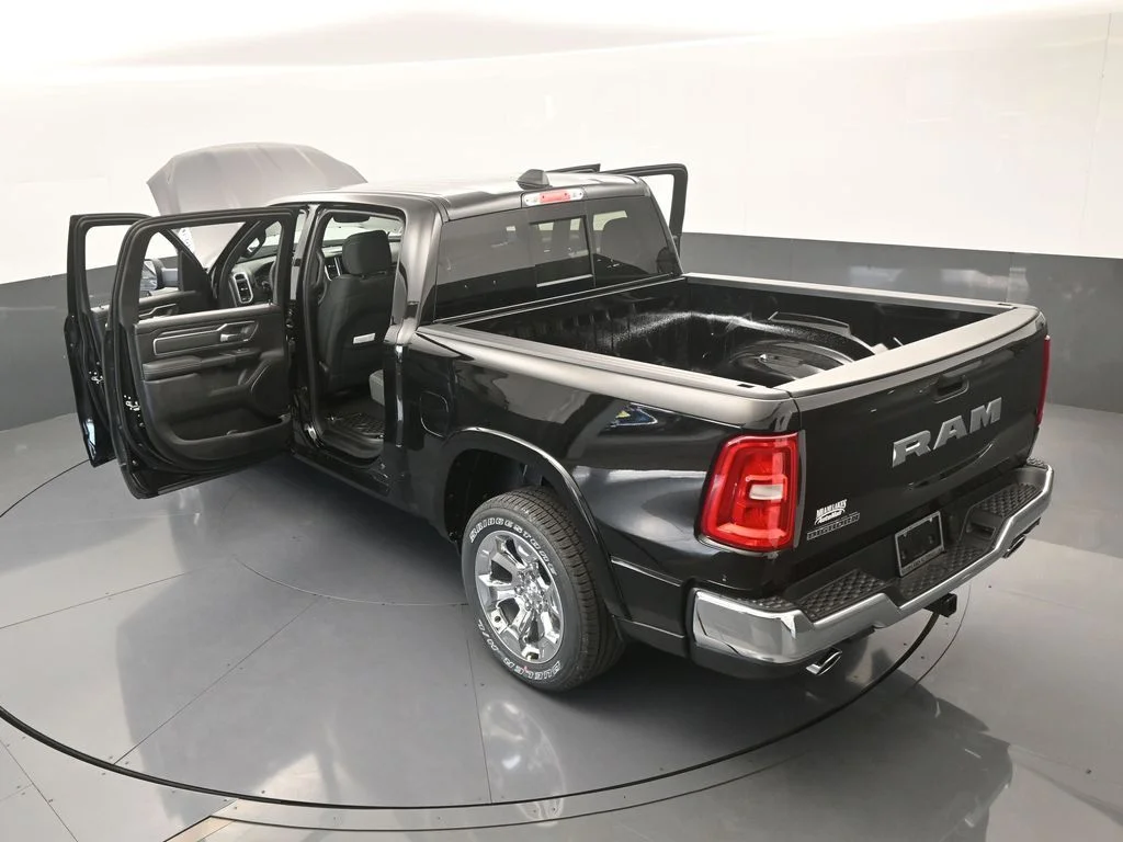 New 2026 Diamond Black Crystal Pearl-Coat Exterior Paint RAM Big Horn/Lone Star image 60