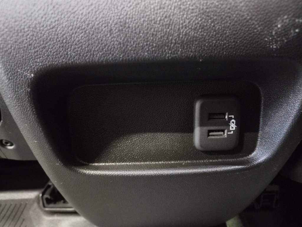 Used 2019  Cadillac Luxury image 20