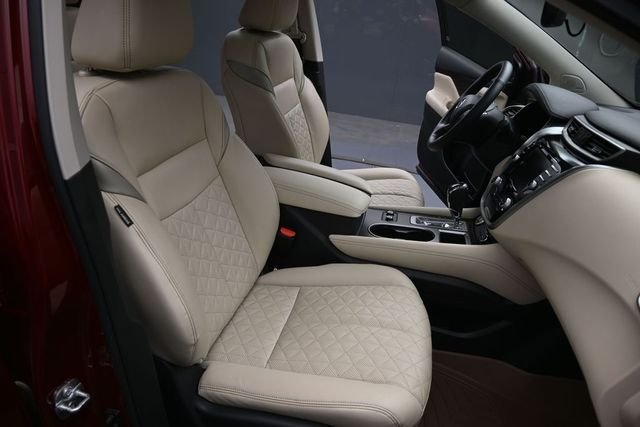 Used 2022 Red Nissan Platinum image 27