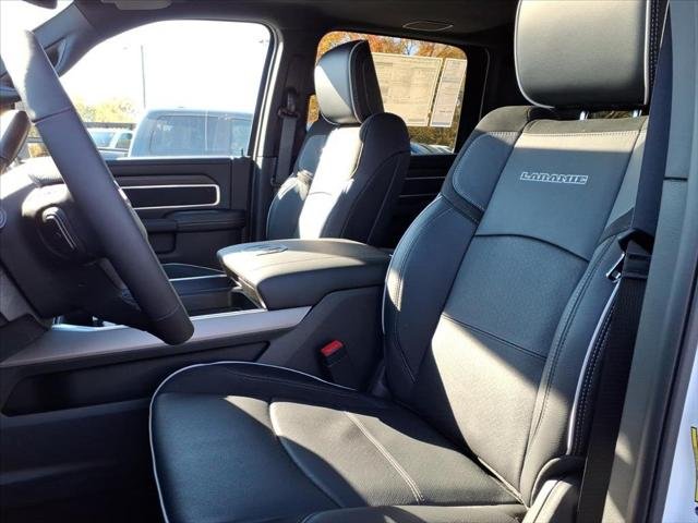 New 2026 Bright White Clear-Coat Exterior Paint RAM LARAMIE image 39