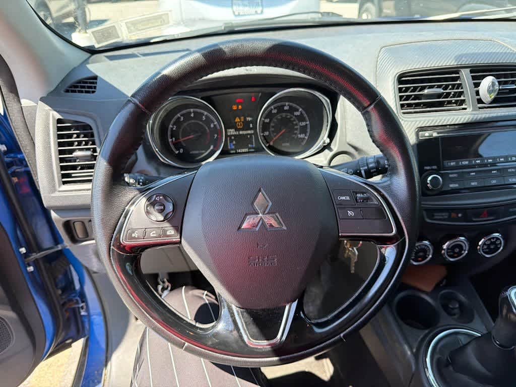 Used 2017 Octane Blue Metallic Mitsubishi ES 2.0 image 4