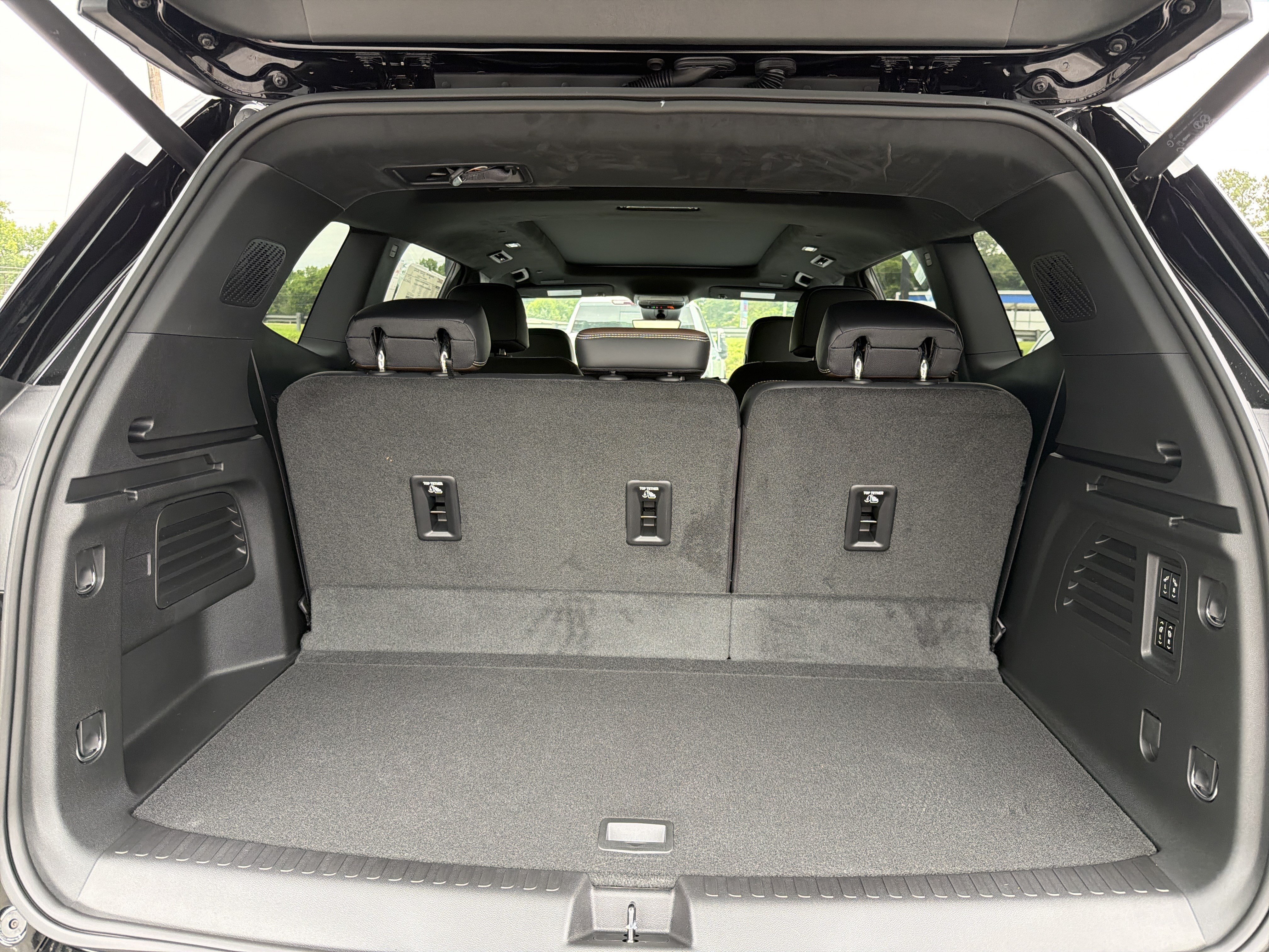 2026 GMC Acadia Denali Ultimate - Photo 18