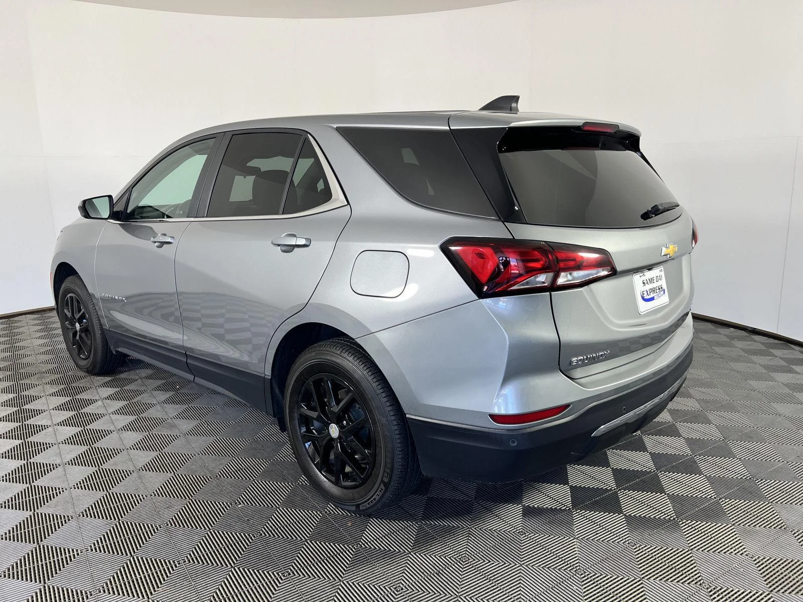 Used 2024 Sterling Gray Metallic Chevrolet LT image 28