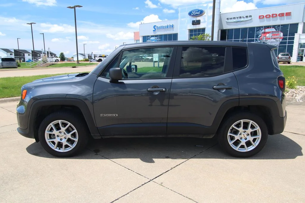 Used 2023 Gray Jeep Latitude image 16