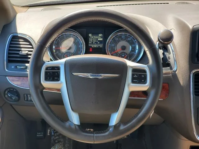 Used 2015 Cashmere/Sandstone Pearlcoat Chrysler Touring image 21